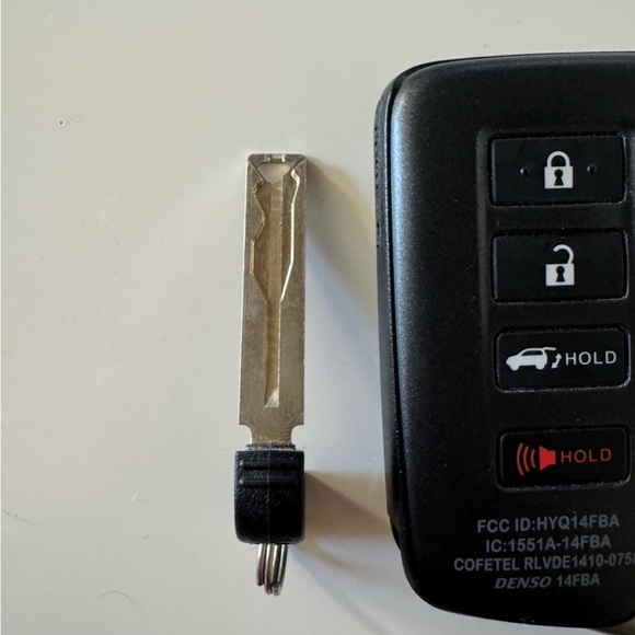 Lexus Car Key Fob - Picture 5 of 5